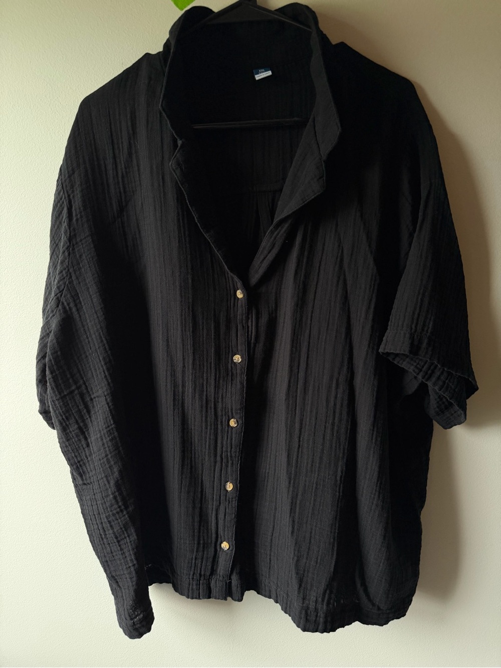 Old Navy Black Casual Short-Sleeve Button-Down Shirt